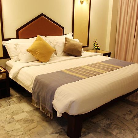 Seeharaj Hotel Uttaradit Luaran gambar