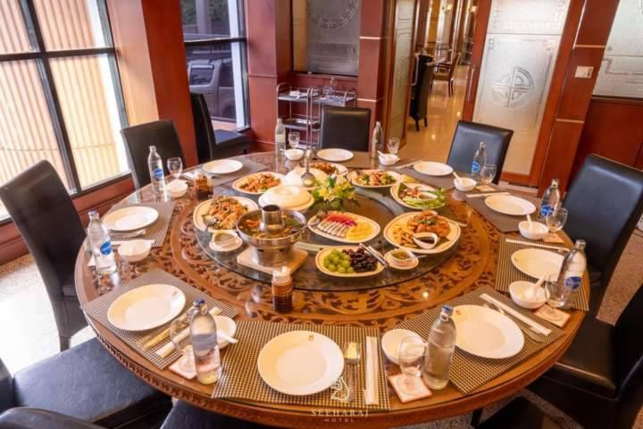 Seeharaj Hotel Uttaradit Luaran gambar