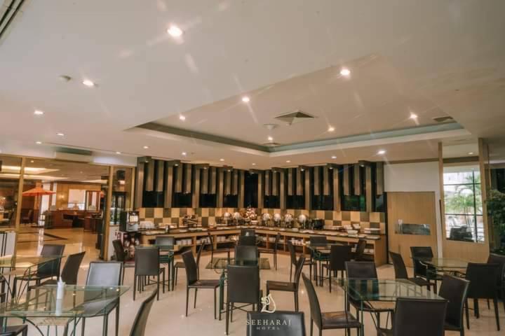 Seeharaj Hotel Uttaradit Luaran gambar