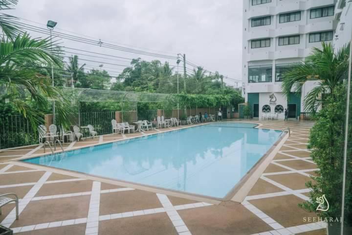 Seeharaj Hotel Uttaradit Luaran gambar