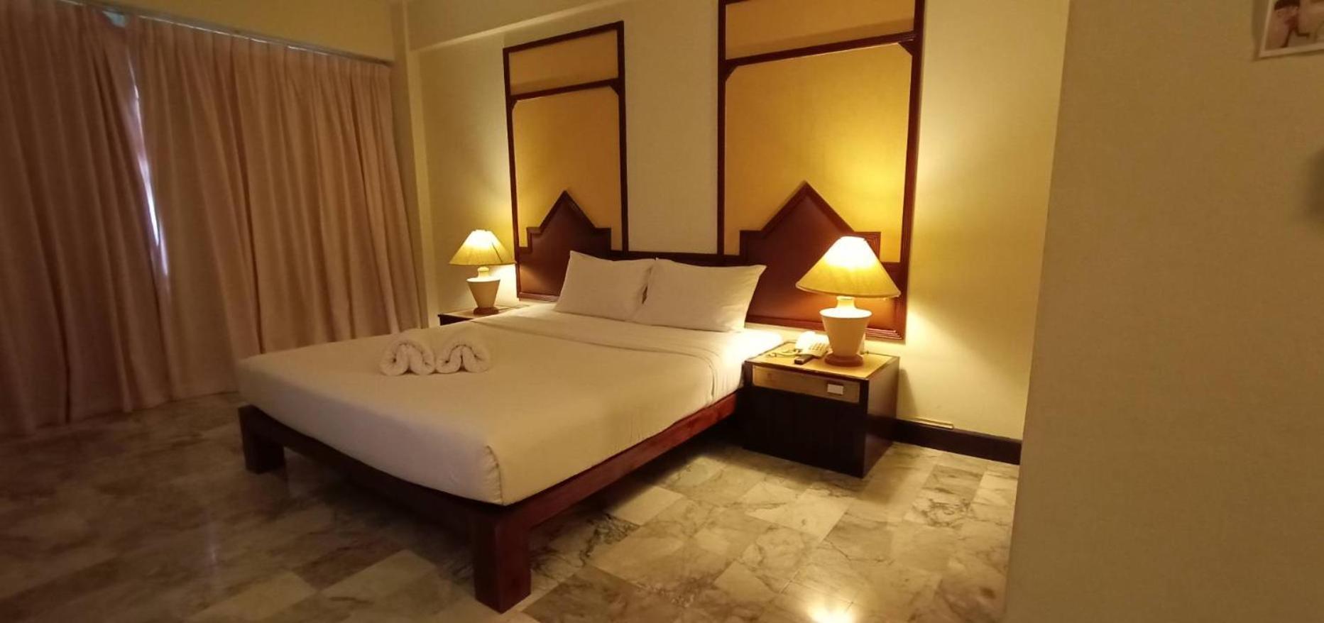 Seeharaj Hotel Uttaradit Luaran gambar