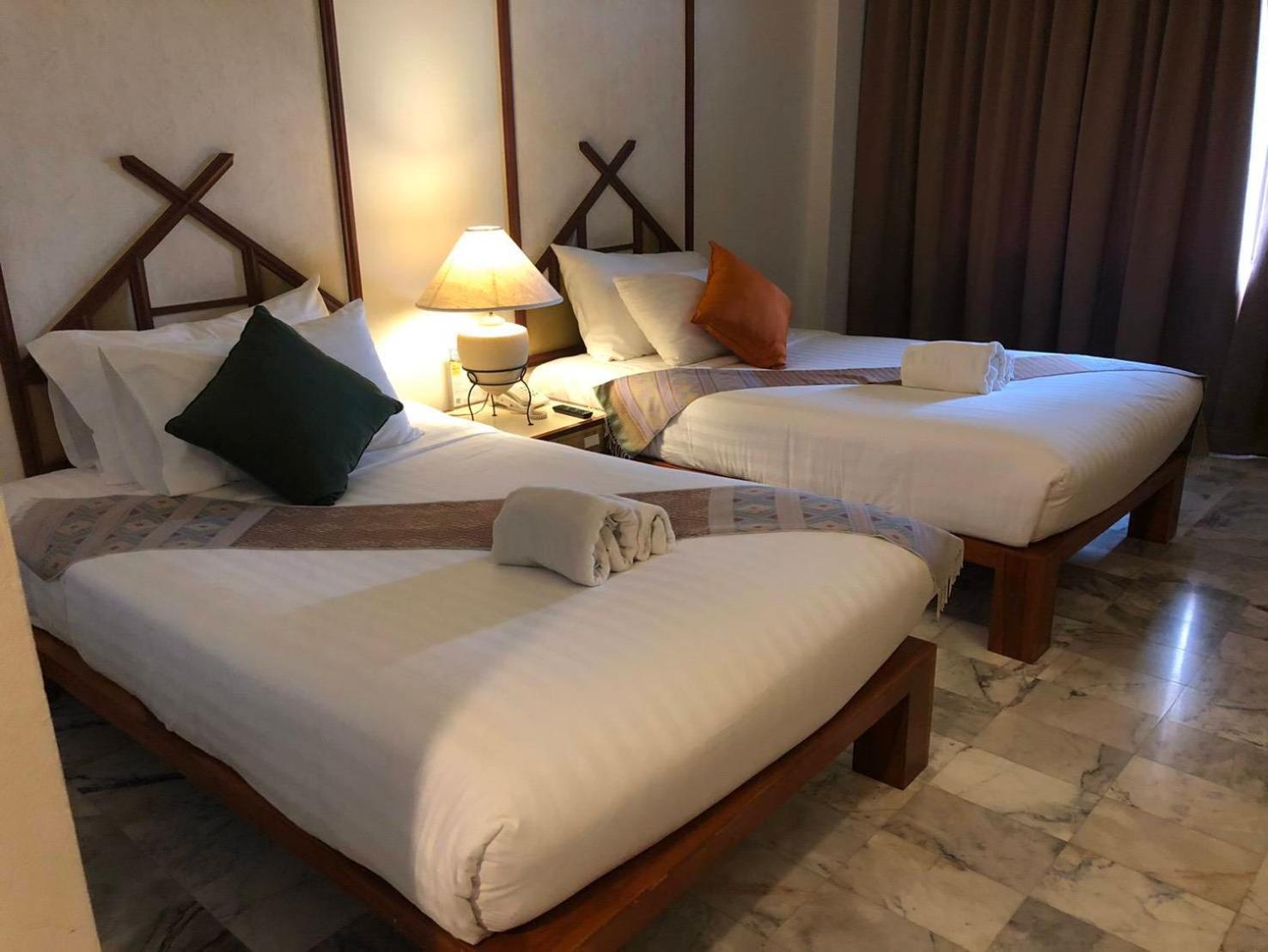 Seeharaj Hotel Uttaradit Luaran gambar