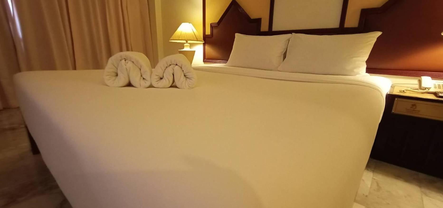 Seeharaj Hotel Uttaradit Luaran gambar