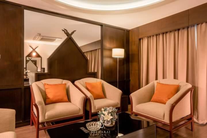 Seeharaj Hotel Uttaradit Luaran gambar