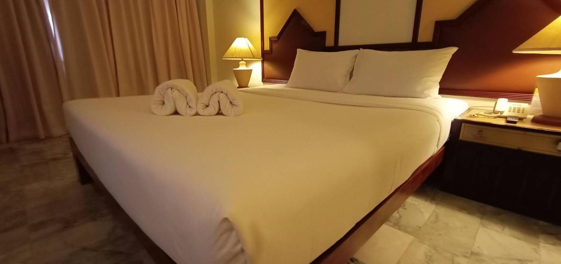 Seeharaj Hotel Uttaradit Luaran gambar