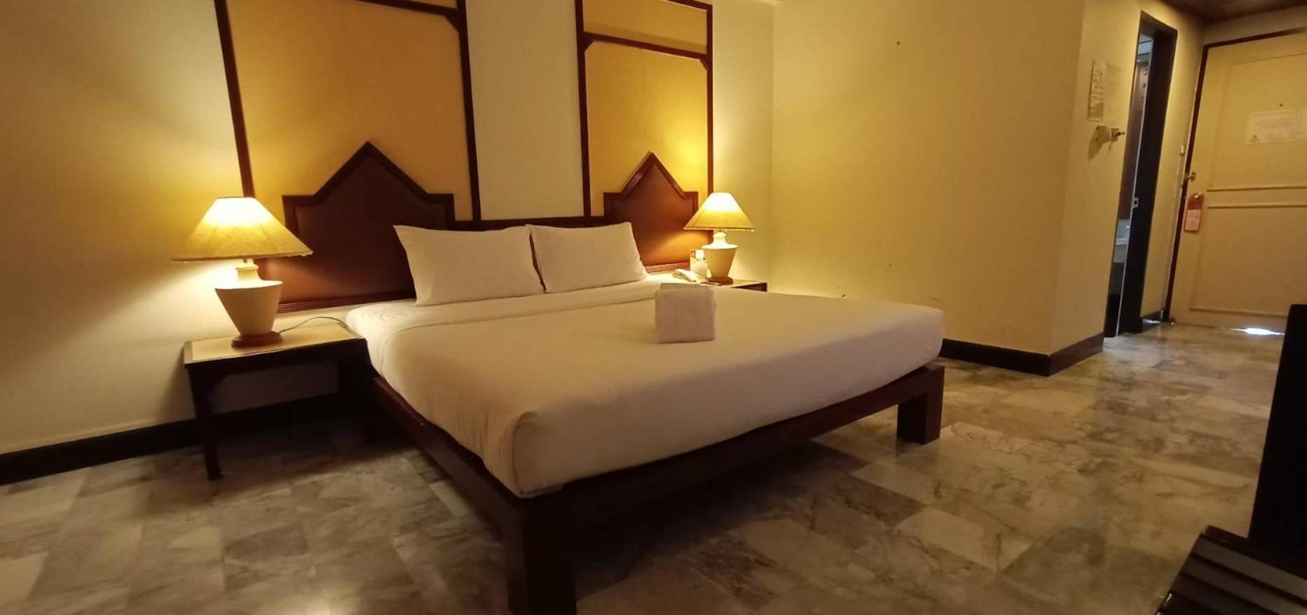Seeharaj Hotel Uttaradit Luaran gambar