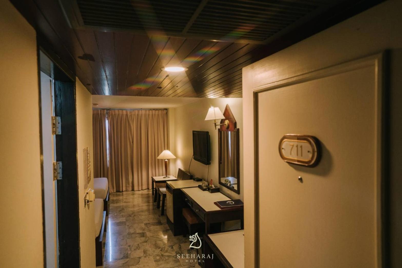 Seeharaj Hotel Uttaradit Luaran gambar