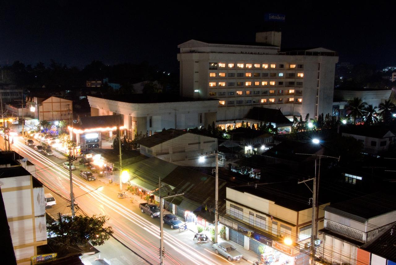 Seeharaj Hotel Uttaradit Luaran gambar
