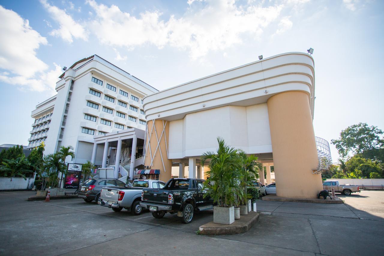 Seeharaj Hotel Uttaradit Luaran gambar