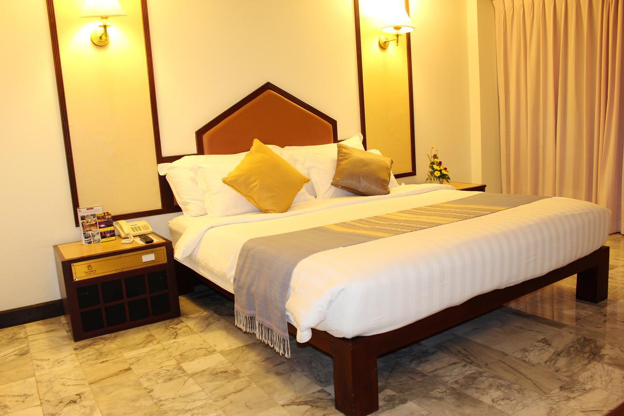 Seeharaj Hotel Uttaradit Luaran gambar
