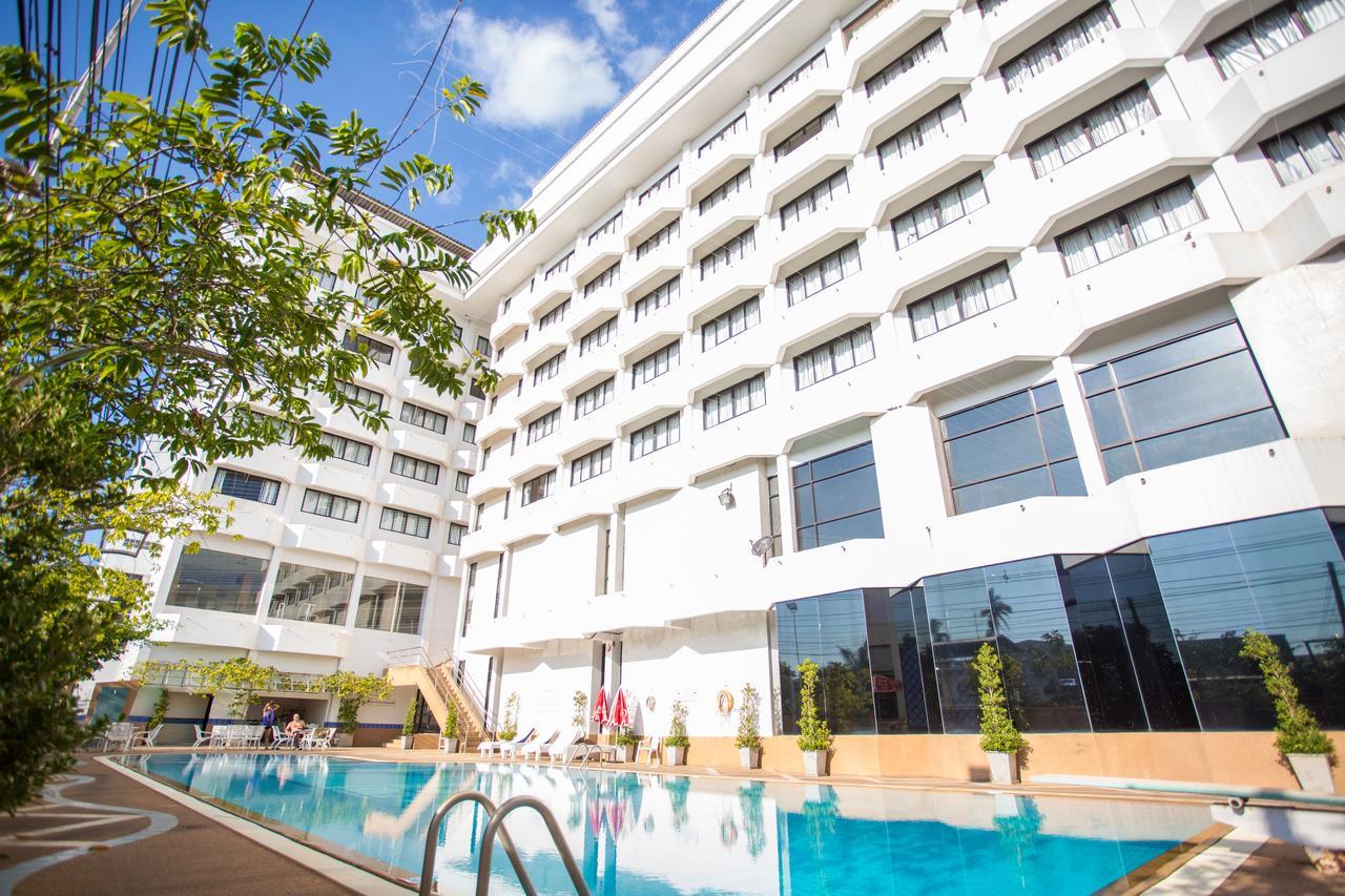 Seeharaj Hotel Uttaradit Luaran gambar